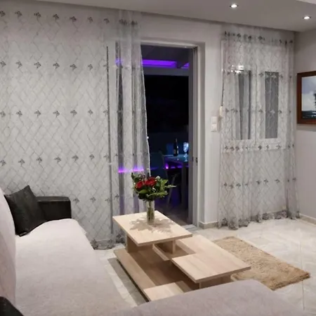 Luxurious Three Dedroom Appartement *