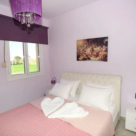 Апартаменты Luxurious Three Dedroom